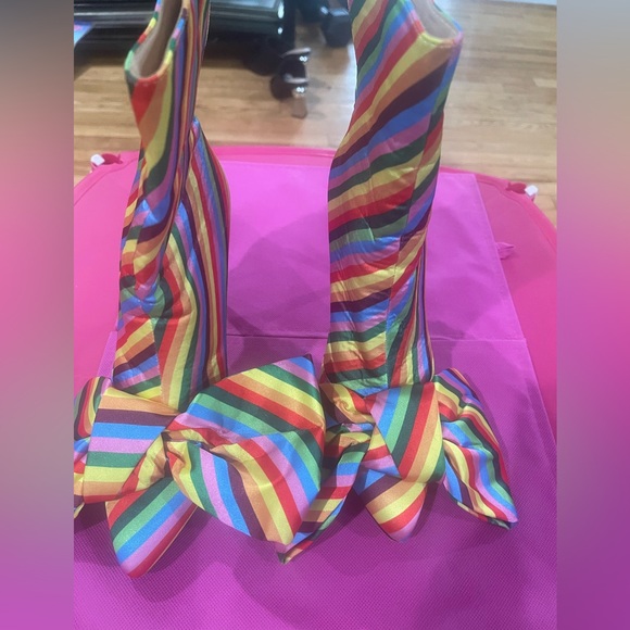 Pink Elephant rainbow striped boots with bow detail - Picture 2 of 4